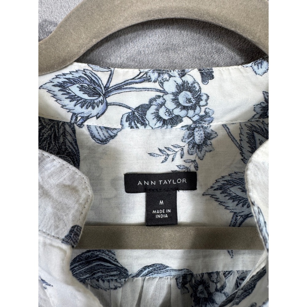 Ann Taylor Blue Floral Cotton Blouse Long Sleeve Split Neck White Top Size M - Picture 3 of 10